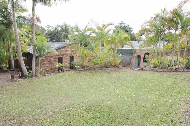 36 Currumburra Road ASHMORE 8