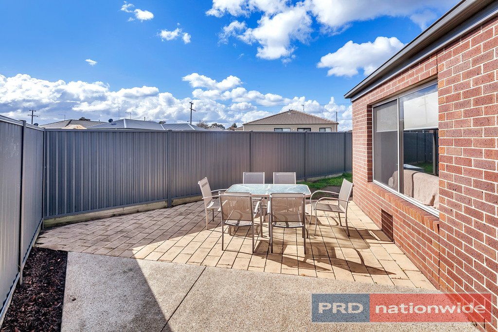 3/6 Damon Court SEBASTOPOL 14