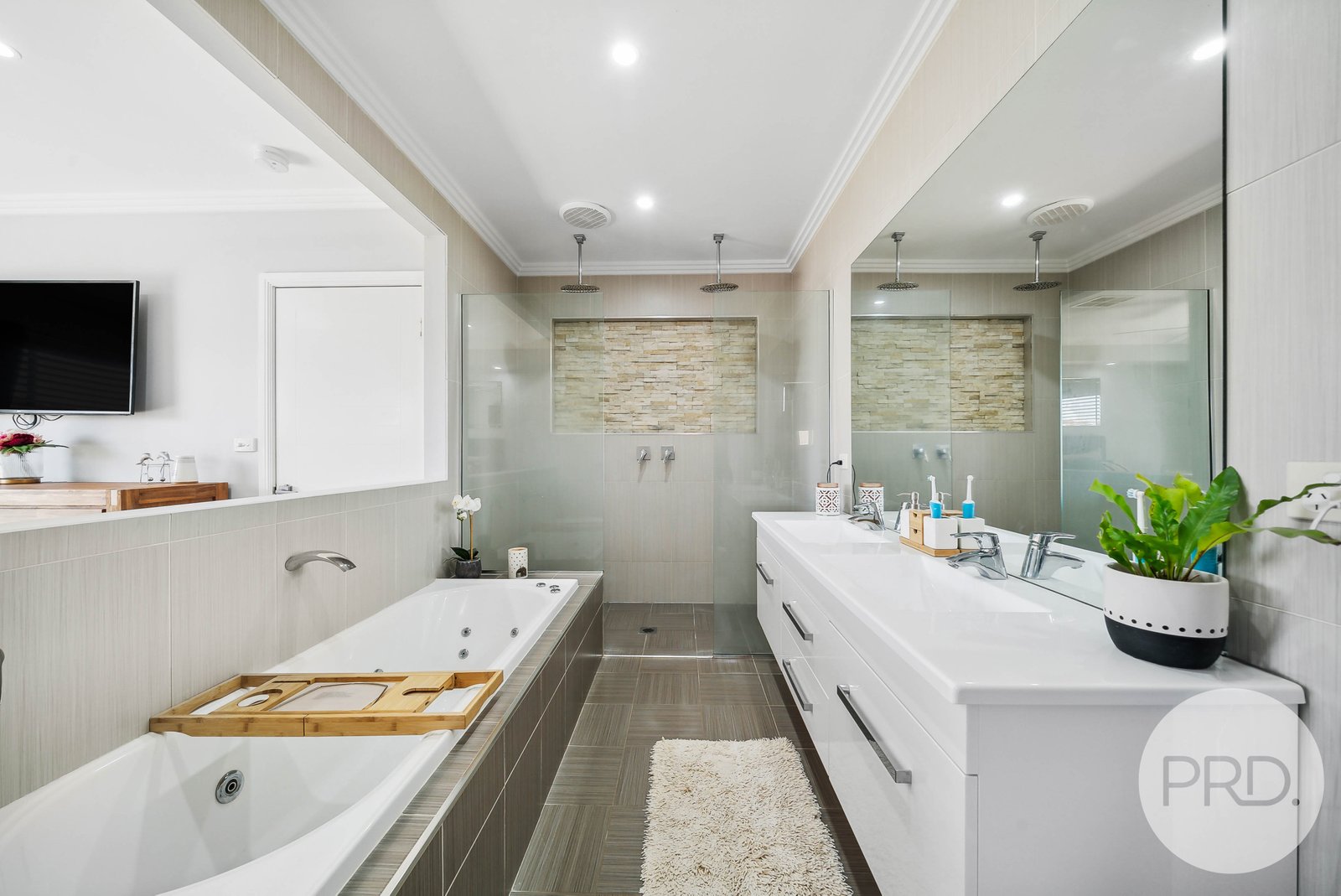 36 Deakin Avenue LLOYD 11