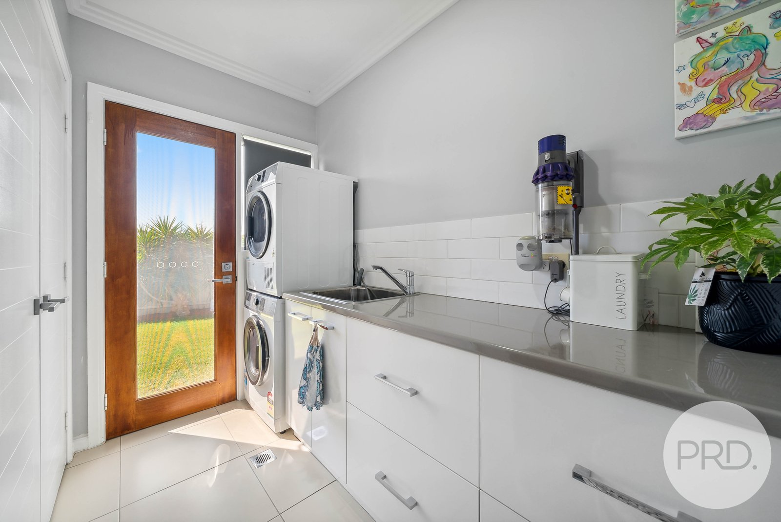 36 Deakin Avenue LLOYD 17