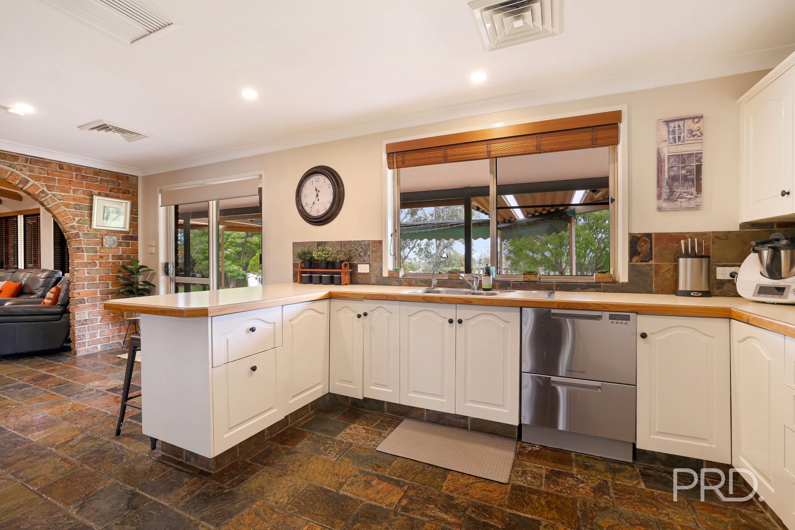 36 Dean Street TAMWORTH 11