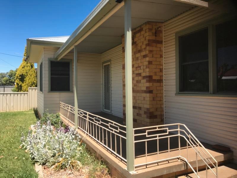 36 Edinburgh Street TAMWORTH 2