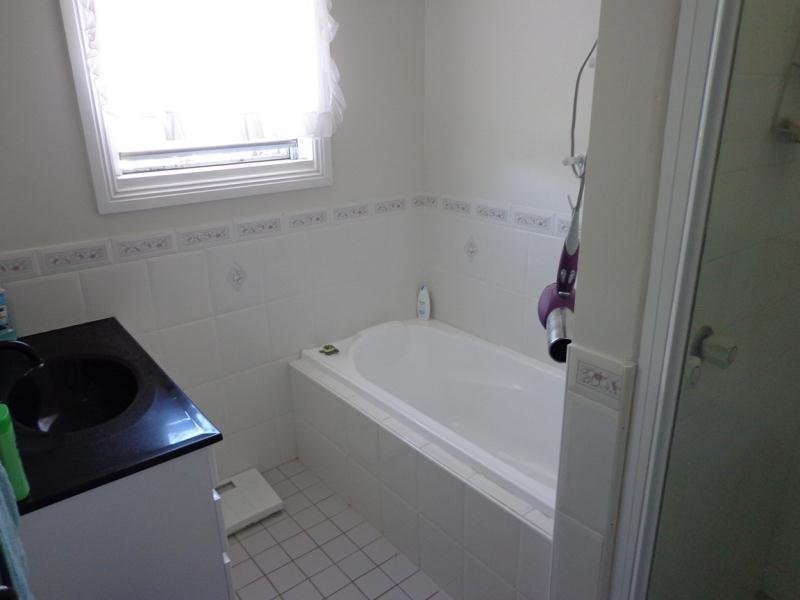 36 Edinburgh Street TAMWORTH 5