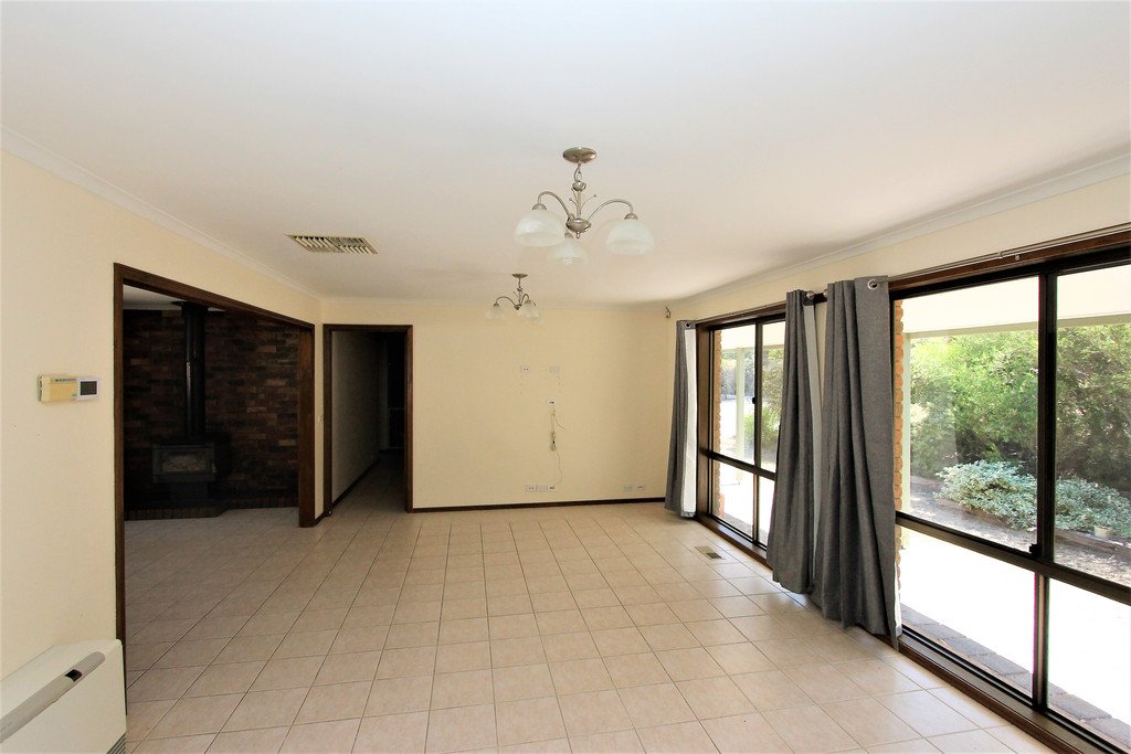 36 Elizabeth Road CRESWICK 3