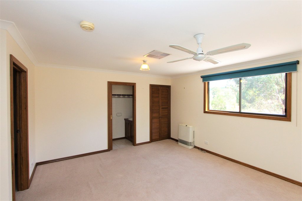 36 Elizabeth Road CRESWICK 11