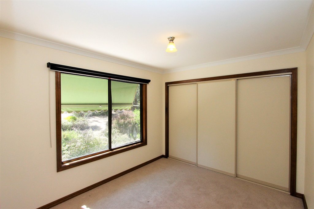 36 Elizabeth Road CRESWICK 12