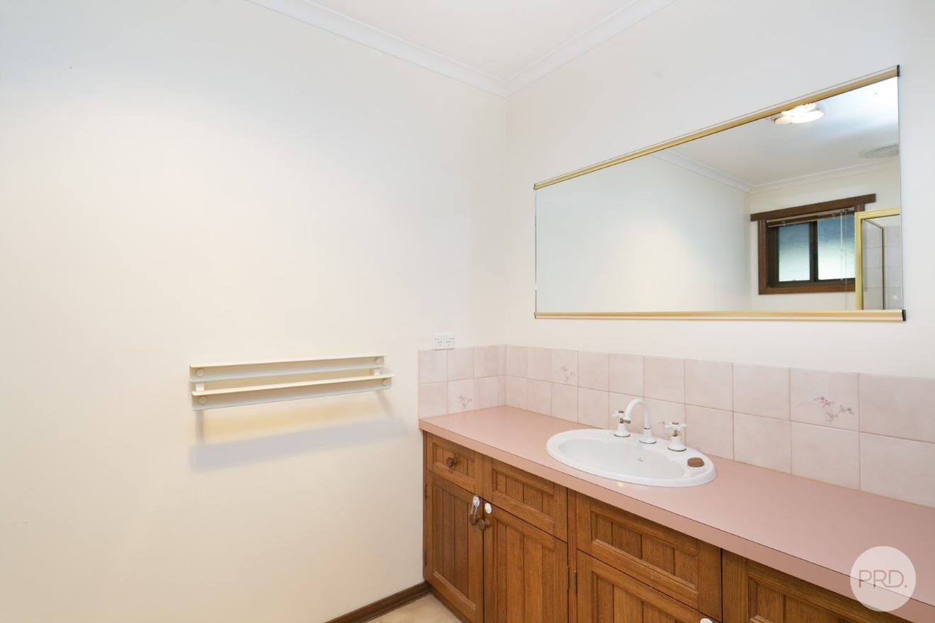 36 Elizabeth Road CRESWICK 9