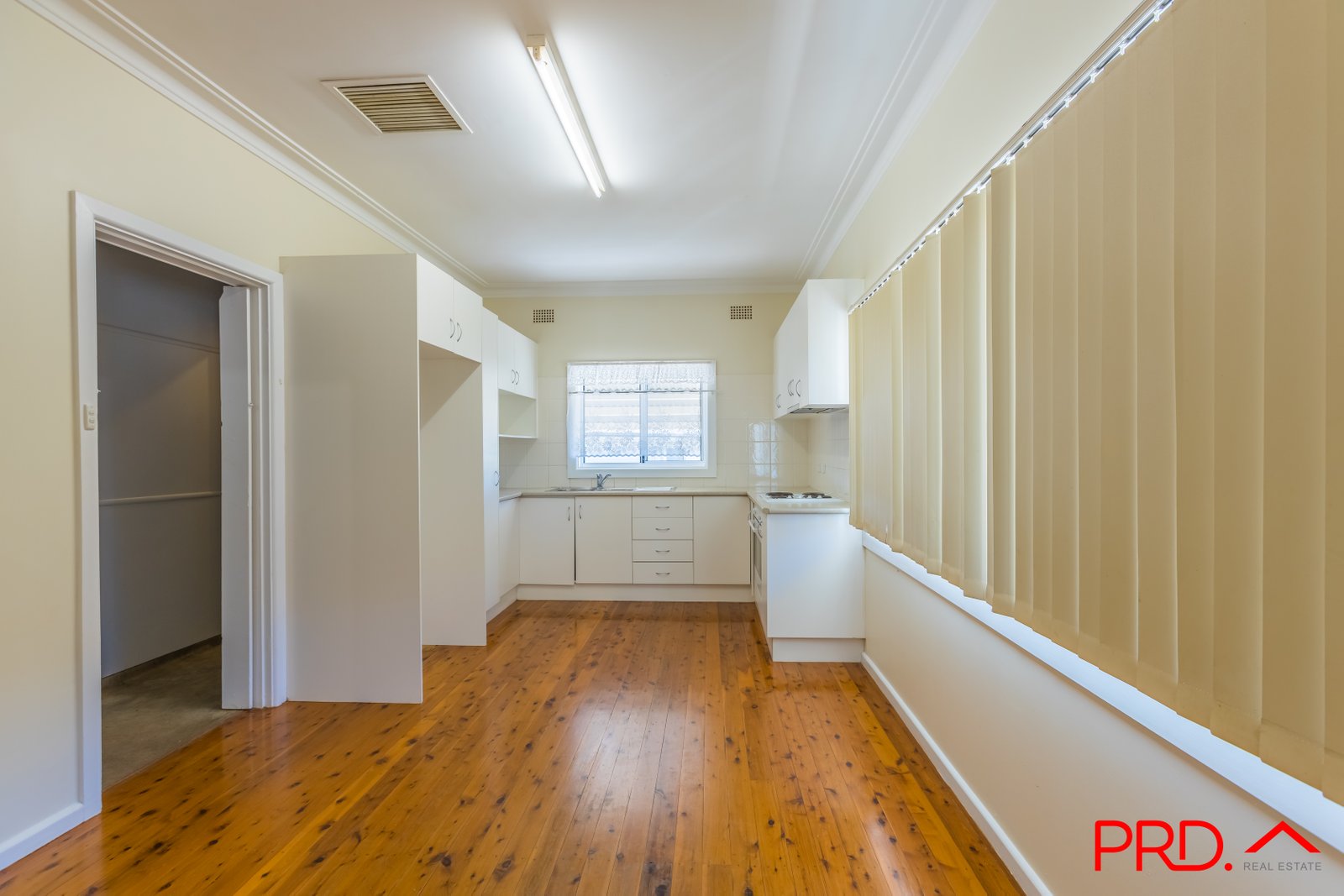 36 Erwin Street TAMWORTH 5