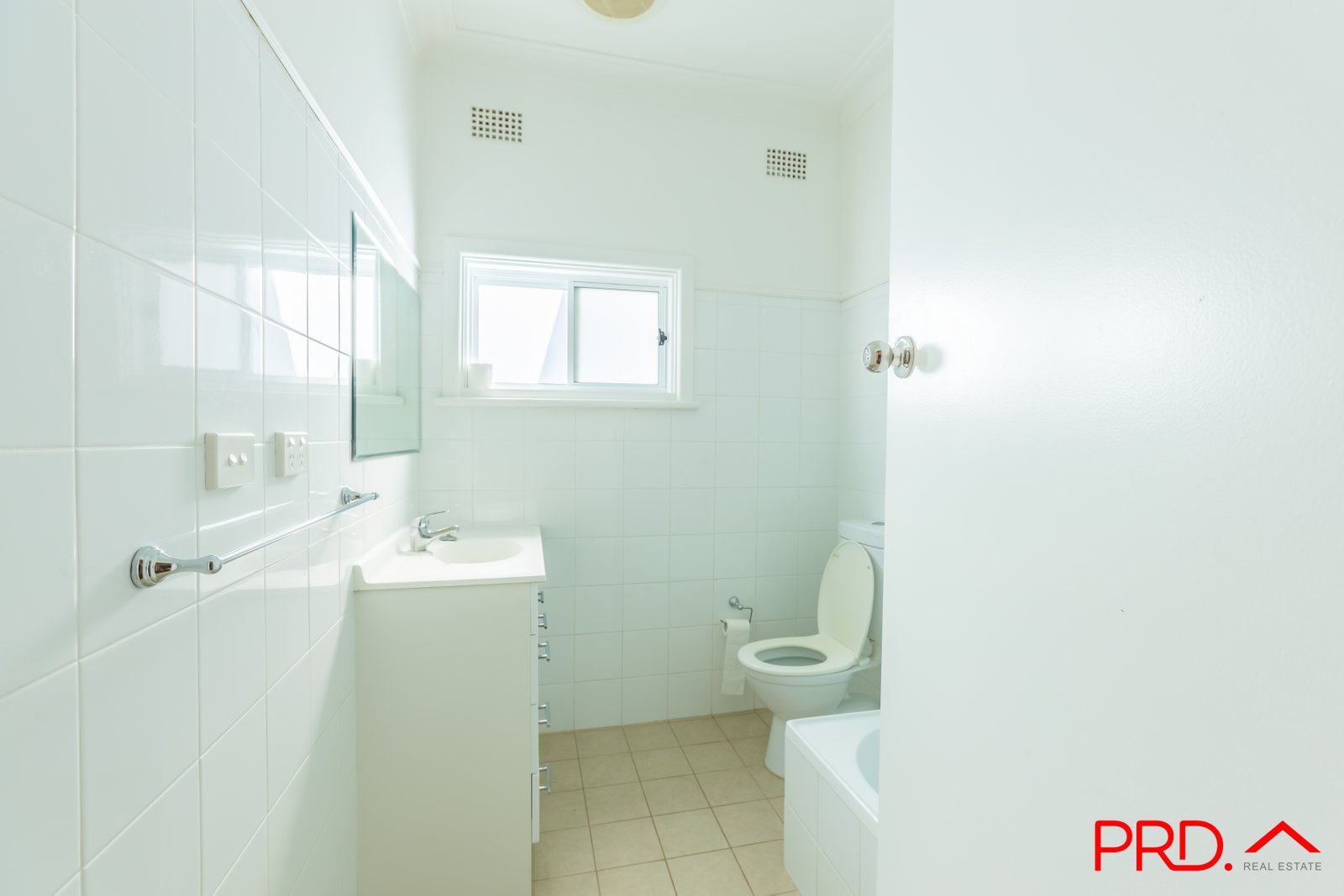 36 Erwin Street TAMWORTH 7