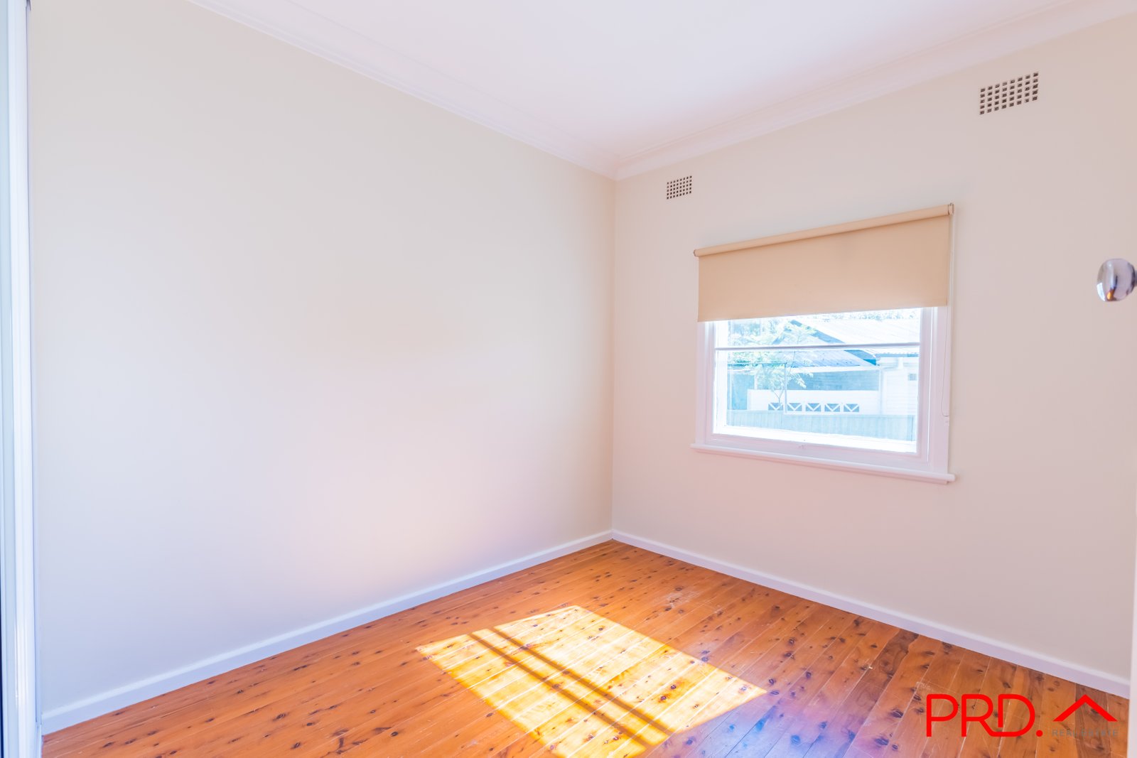 36 Erwin Street TAMWORTH 9