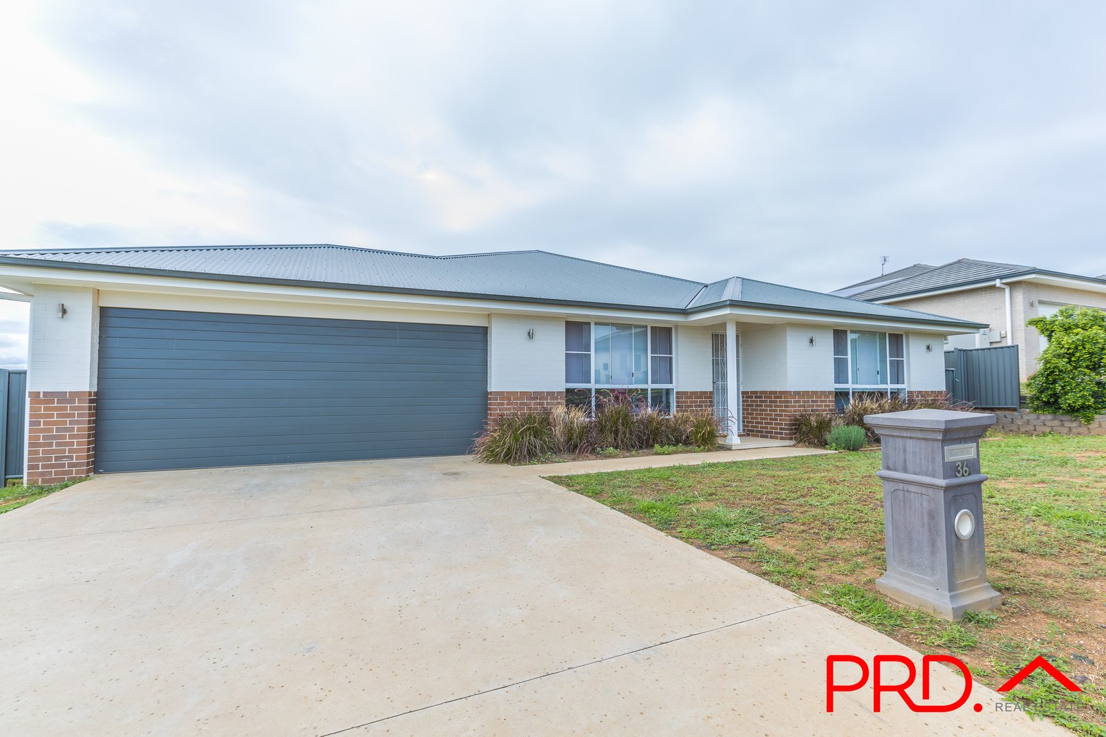 36 Falcon Drive TAMWORTH 2