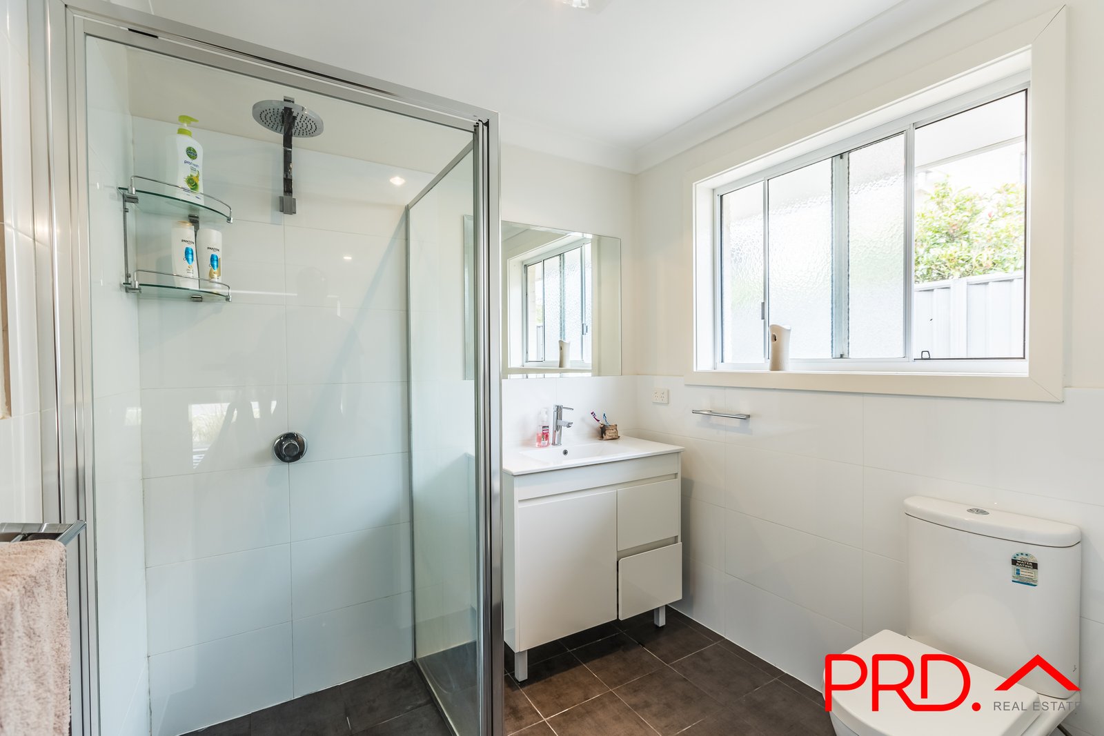 36 Falcon Drive TAMWORTH 5