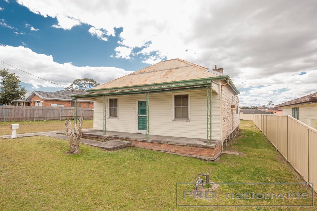 36 Farnsworth Street THORNTON 2