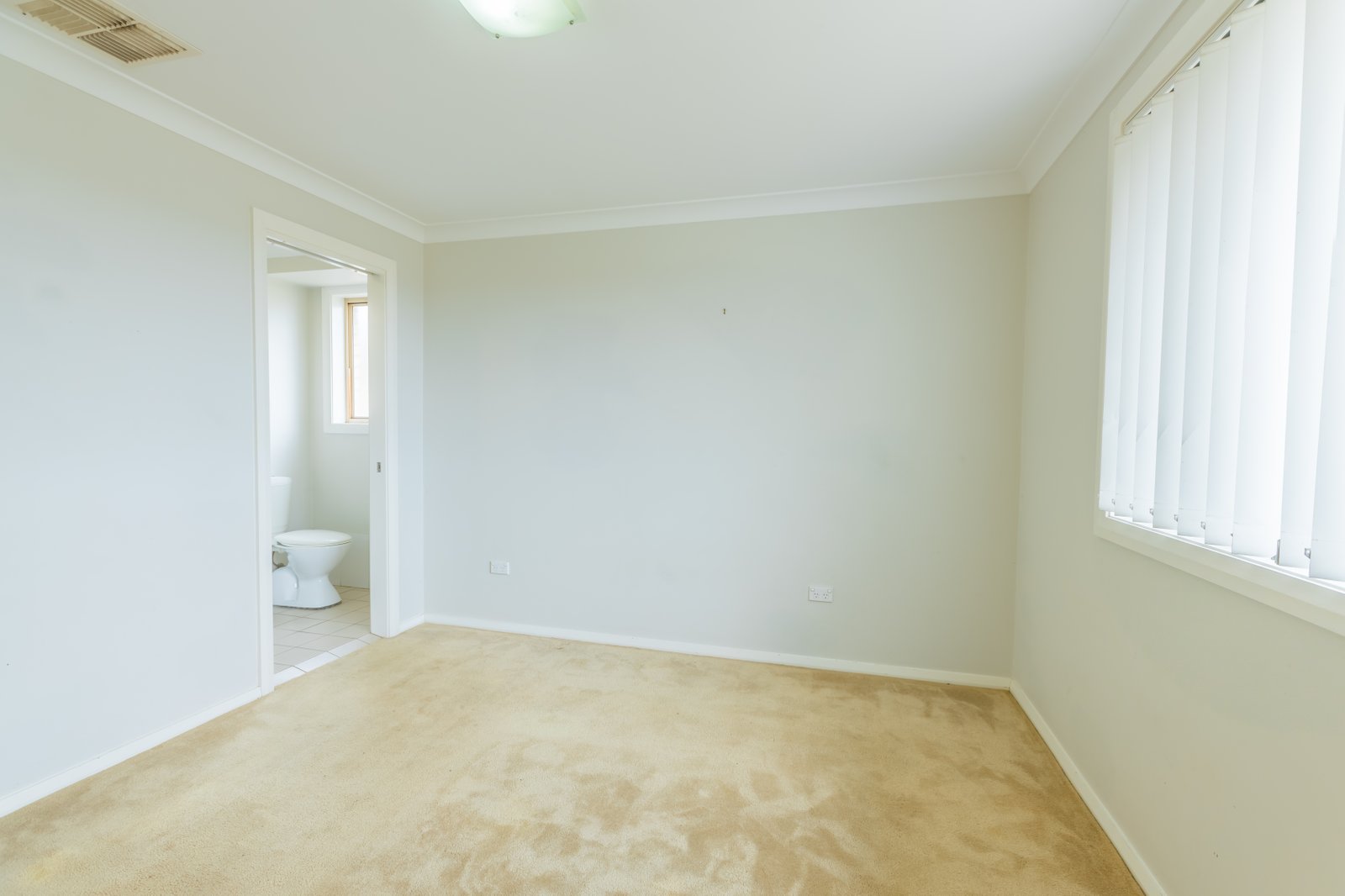 36 Fisher Road TAMWORTH 9