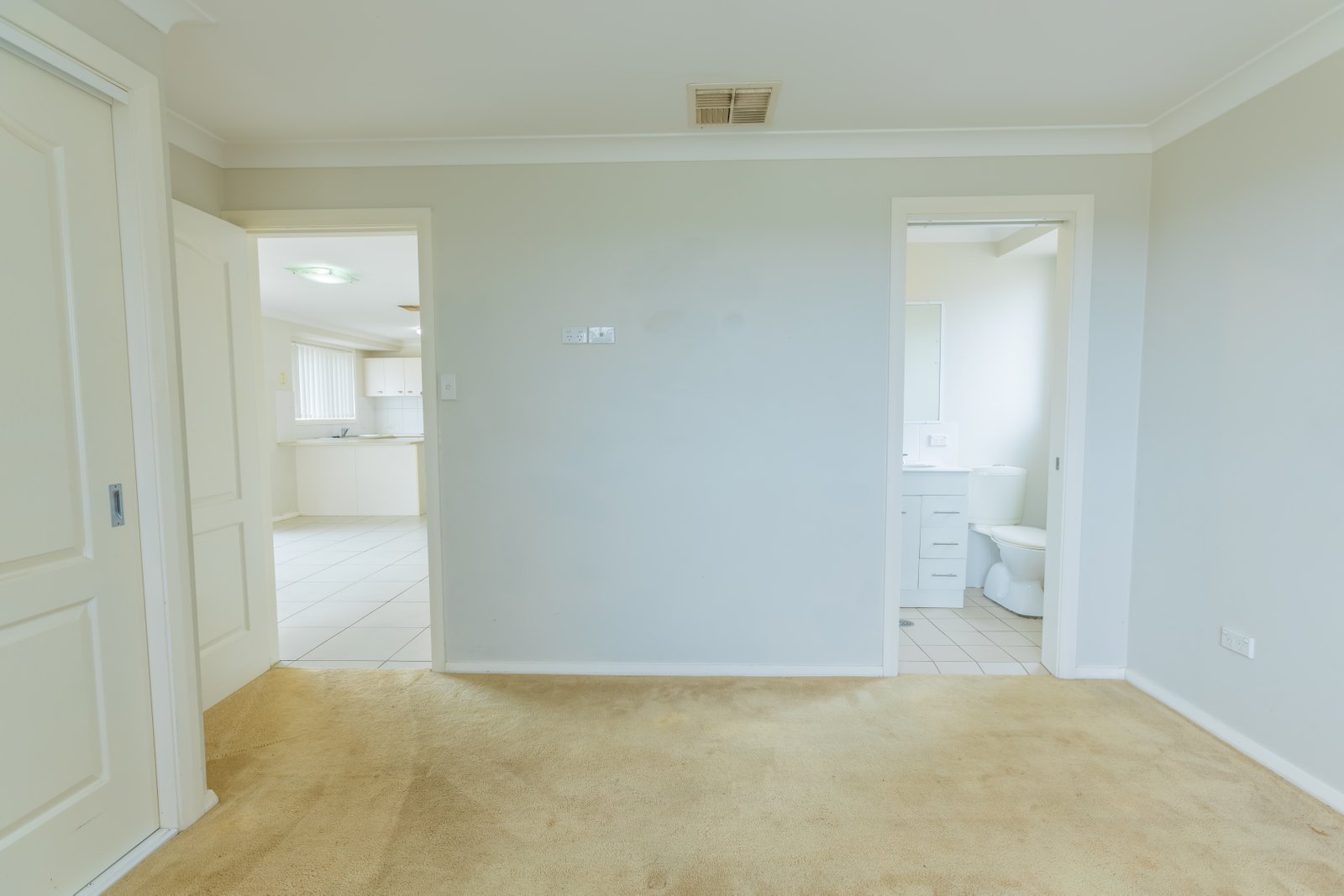 36 Fisher Road TAMWORTH 17