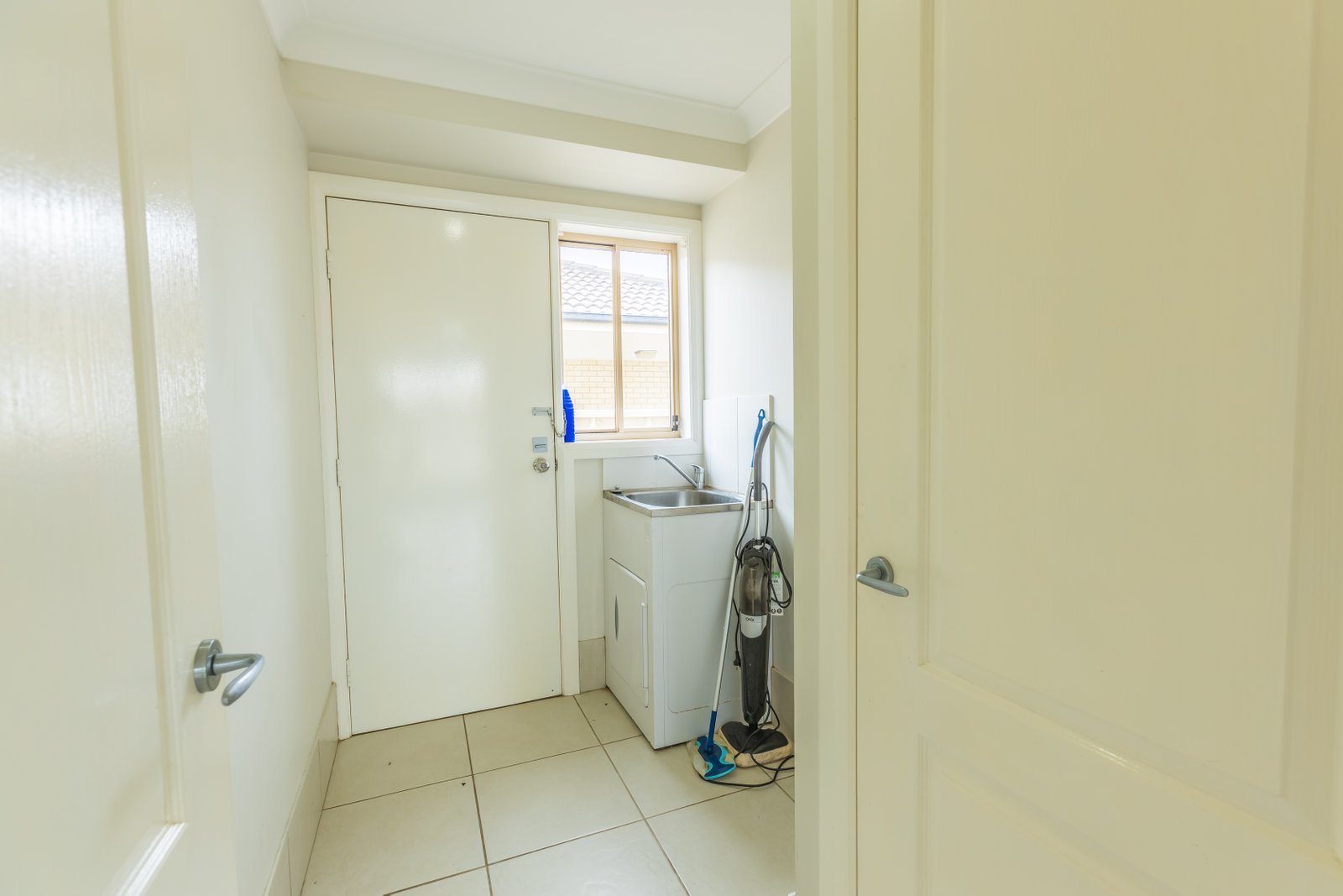 36 Fisher Road TAMWORTH 18