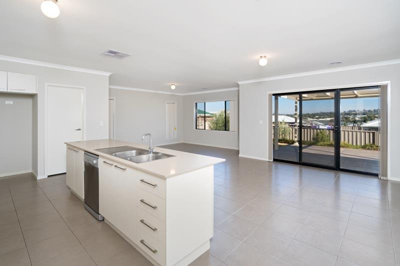 36 Flack Crescent BOOROOMA 2