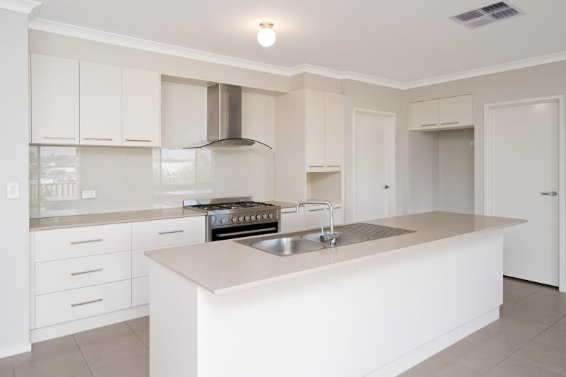 36 Flack Crescent BOOROOMA 3