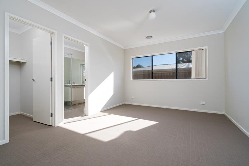 36 Flack Crescent BOOROOMA 6