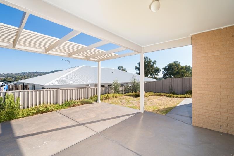 36 Flack Crescent BOOROOMA 7