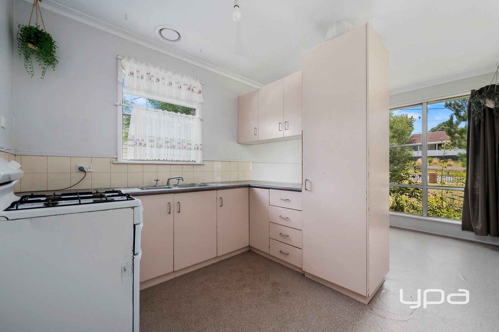 Gallery: 36 Frances Crescent