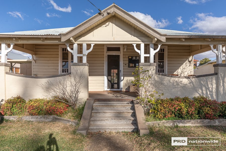 36 Gipps Street TAMWORTH 4