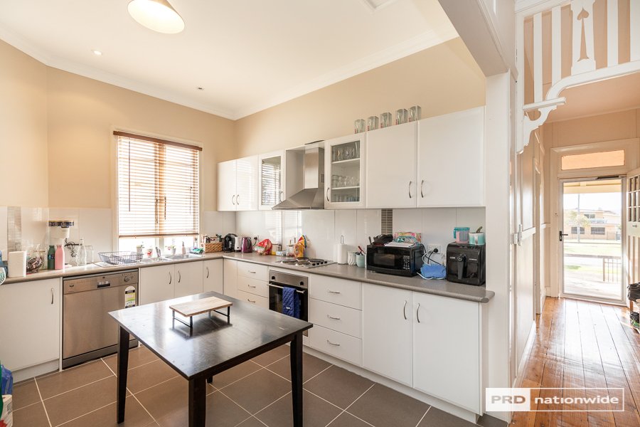 36 Gipps Street TAMWORTH 7