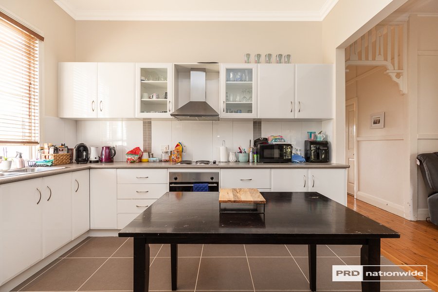 36 Gipps Street TAMWORTH 8