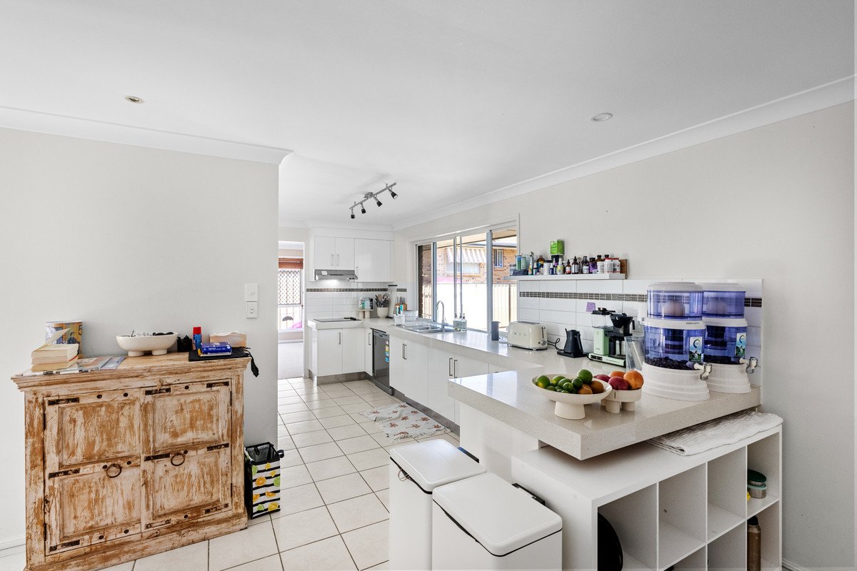 36 Grebe Place Burleigh Waters 6