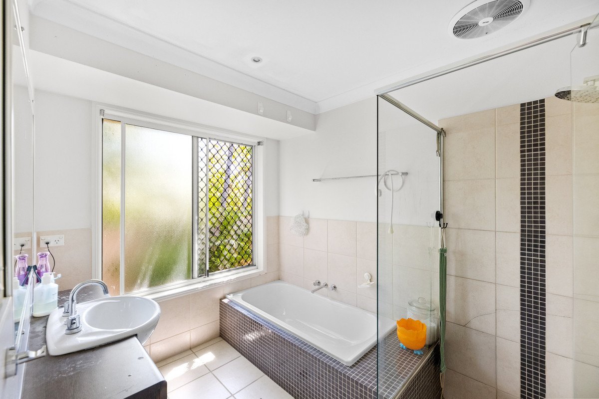 36 Grebe Place Burleigh Waters 9