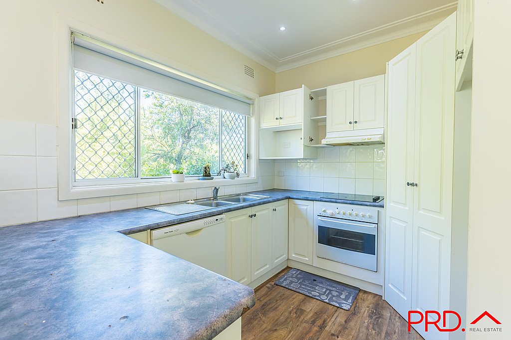 36 Hillvue Road TAMWORTH 5