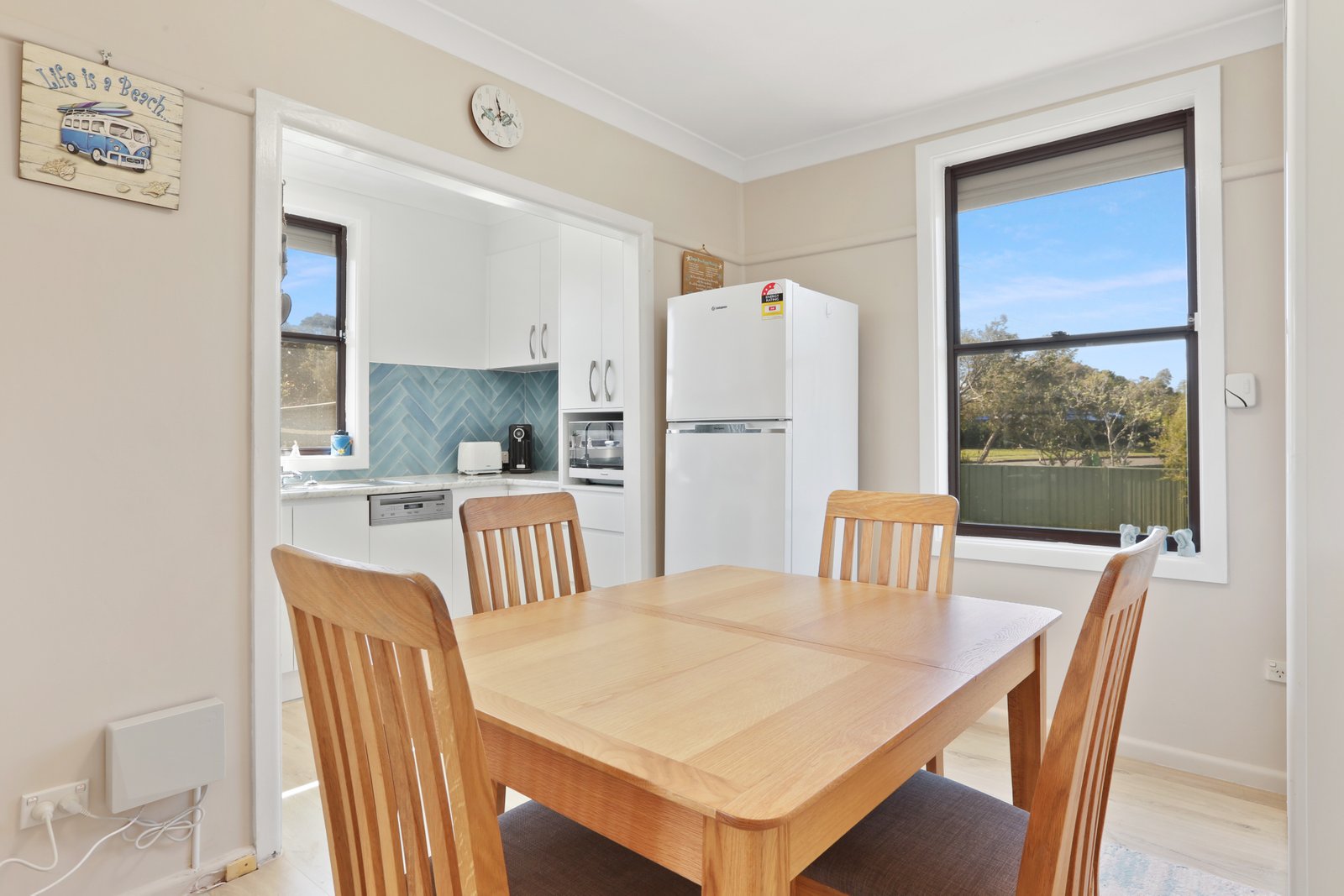 36 Hurt Parade UNANDERRA 6