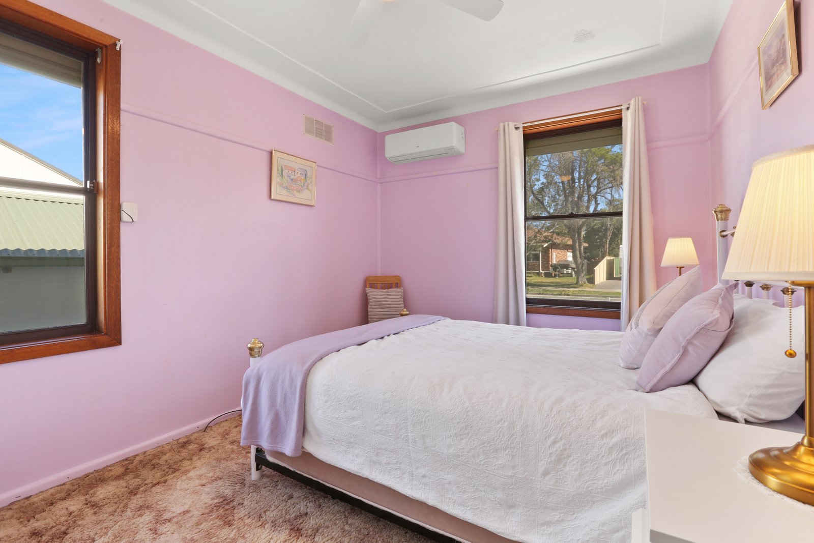 36 Hurt Parade UNANDERRA 8