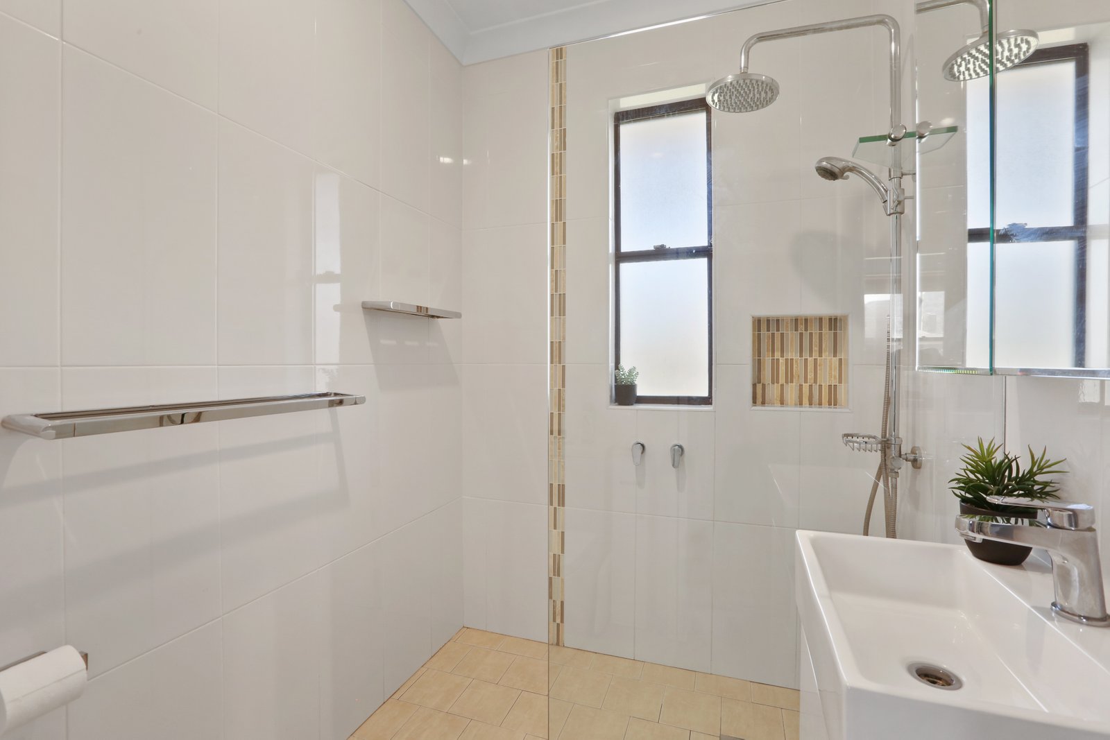 36 Hurt Parade UNANDERRA 9