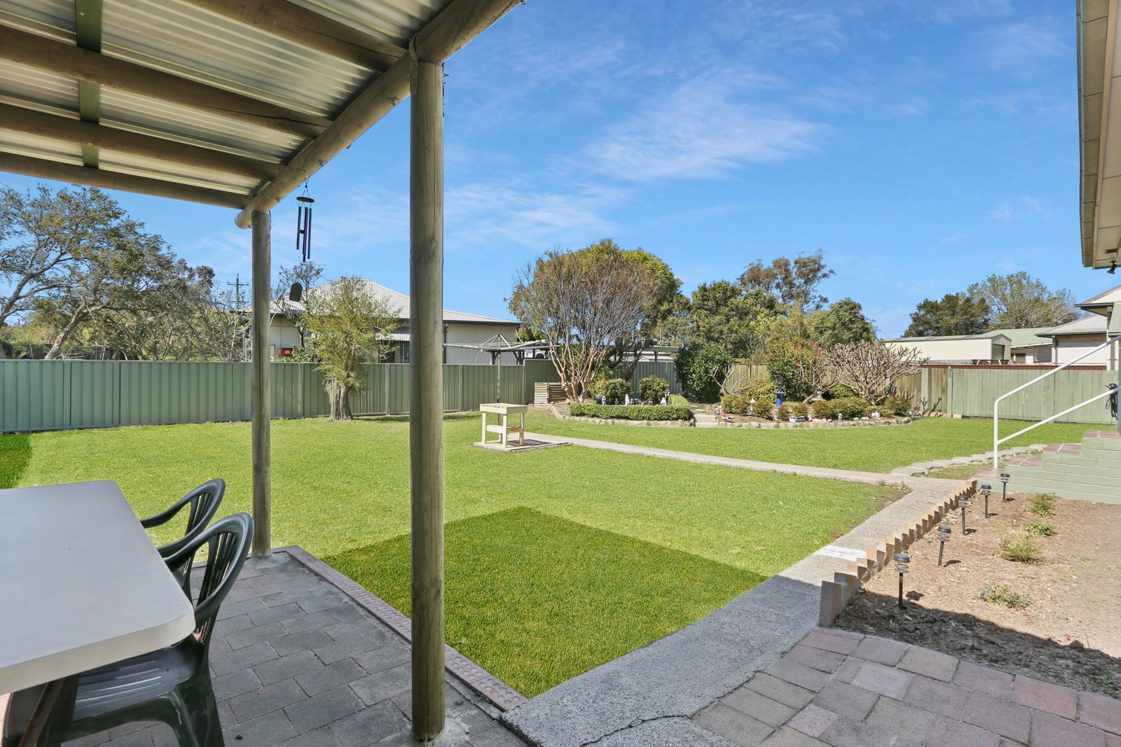 36 Hurt Parade UNANDERRA 11