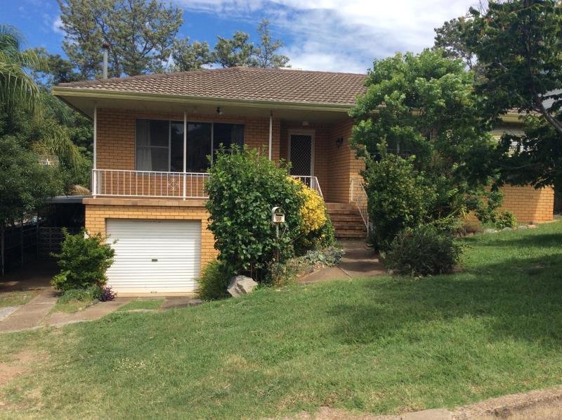 36 Hyman Street TAMWORTH 1