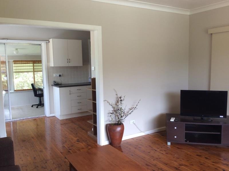 36 Hyman Street TAMWORTH 5