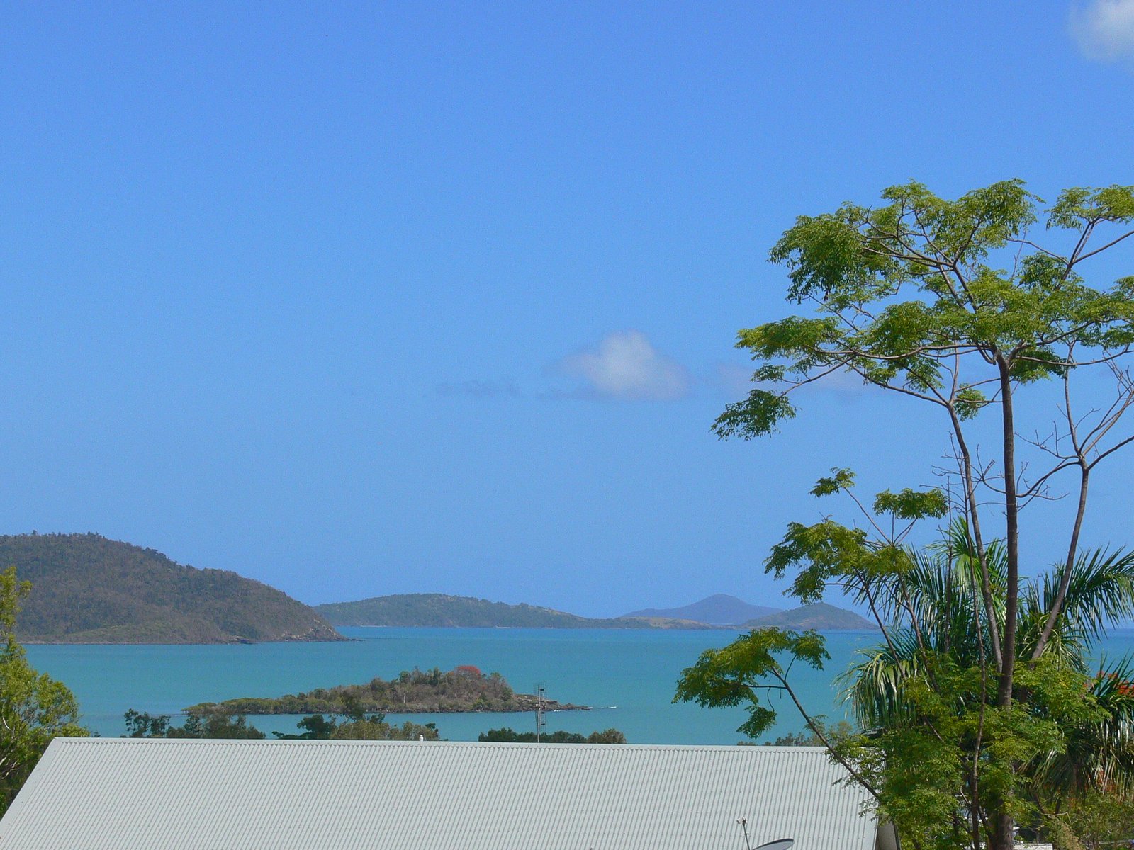 36 Island Drive CANNONVALE 4