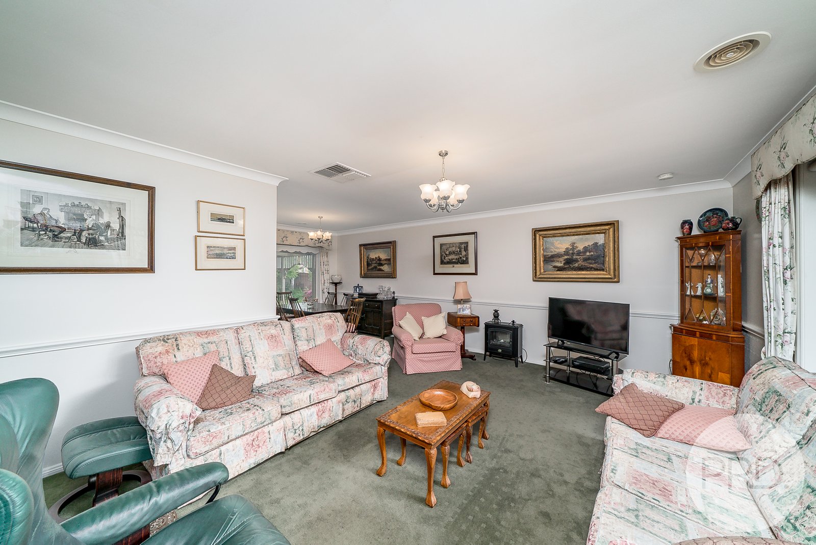 36 Kimberley Drive TATTON 8