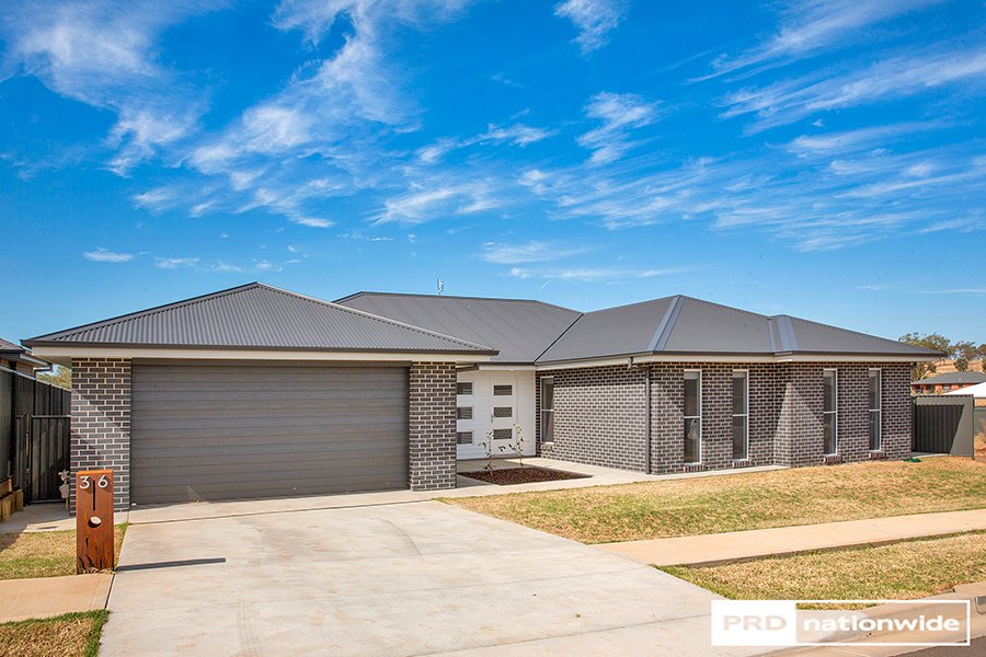 36 Kingham Street TAMWORTH 2