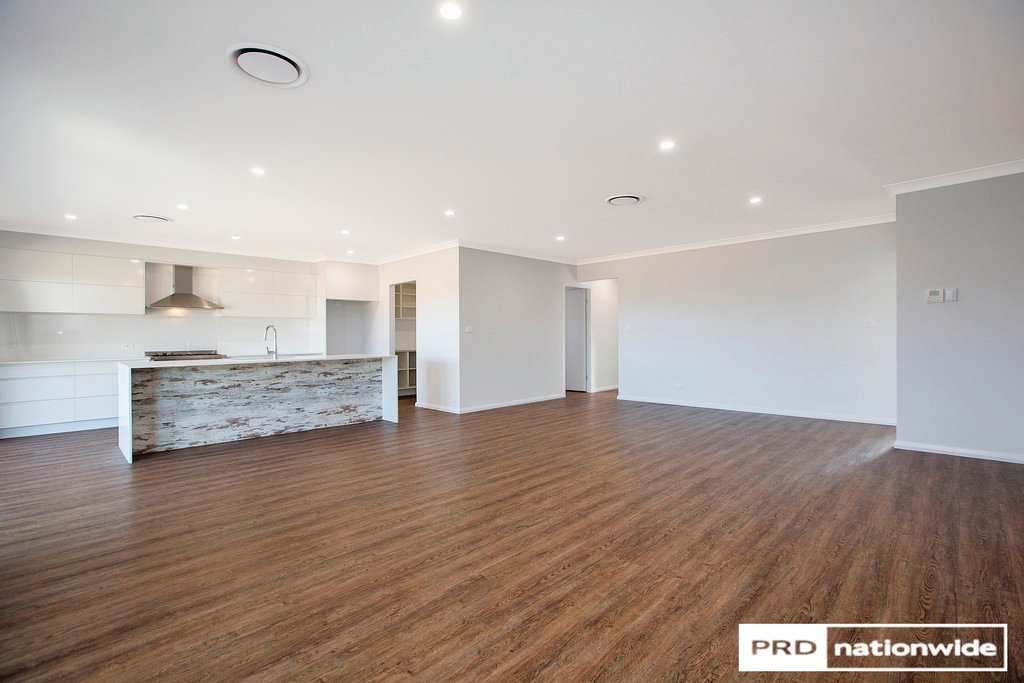36 Kingham Street TAMWORTH 6