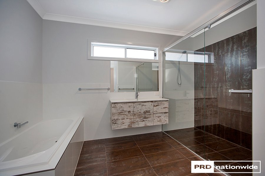 36 Kingham Street TAMWORTH 18
