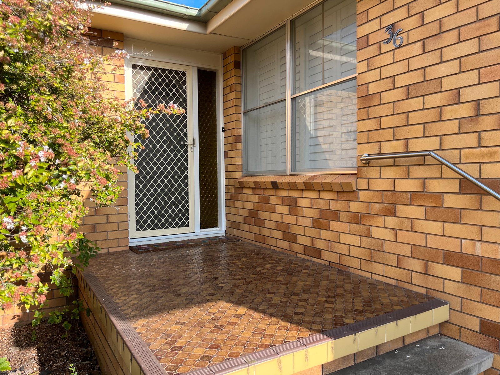 36 Kyooma Street TAMWORTH 12
