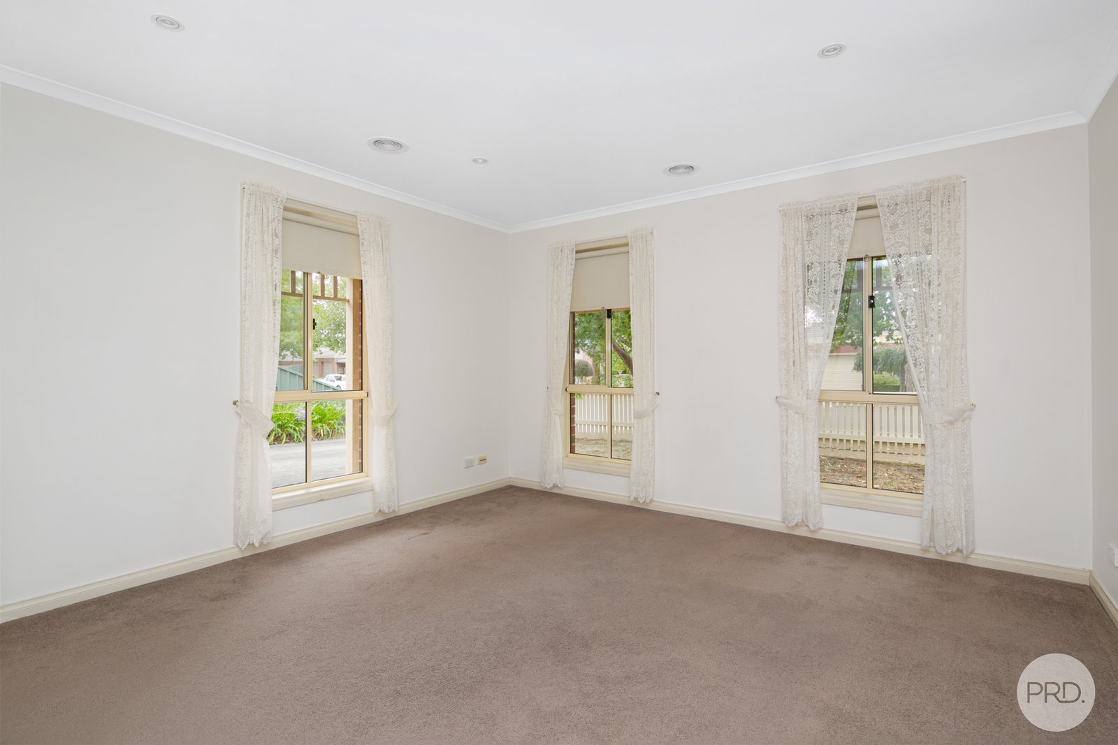 36 Lake Gardens Avenue LAKE GARDENS 3