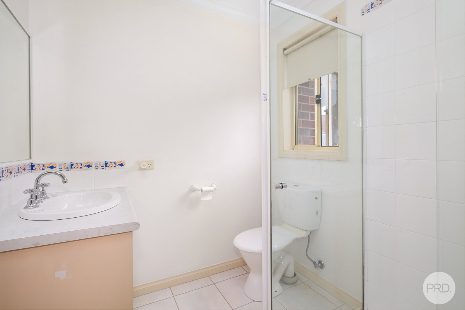 36 Lake Gardens Avenue LAKE GARDENS 7