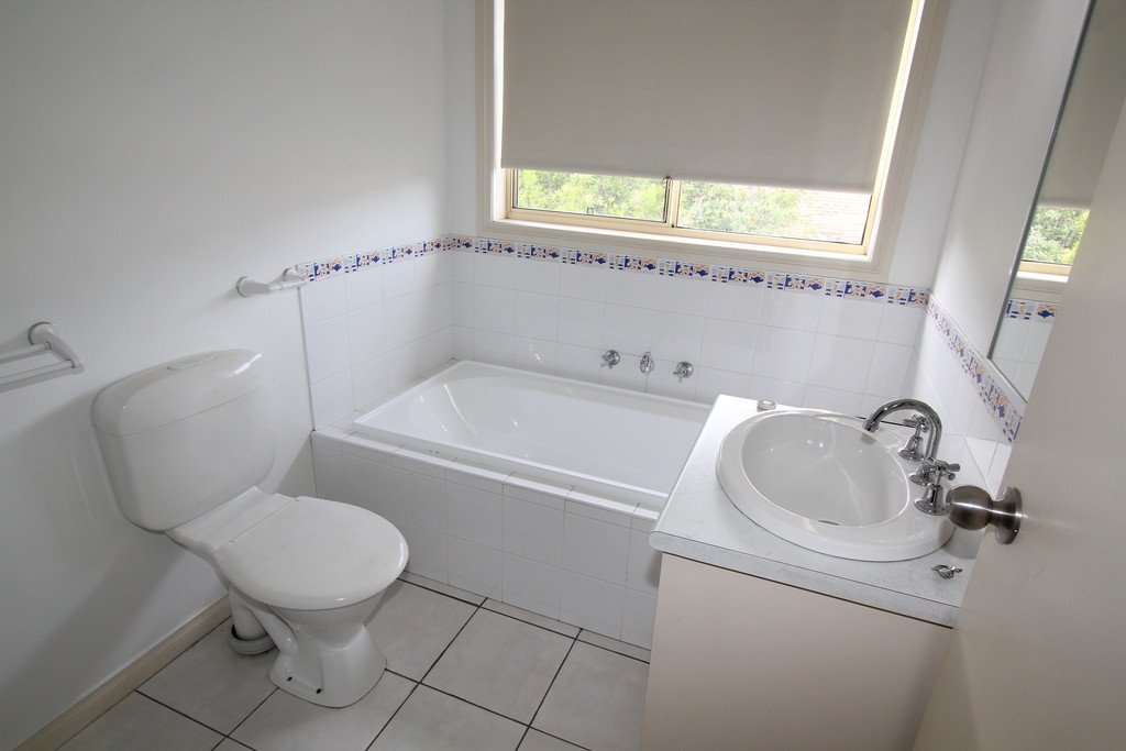 36 Lake Gardens Avenue LAKE GARDENS 5