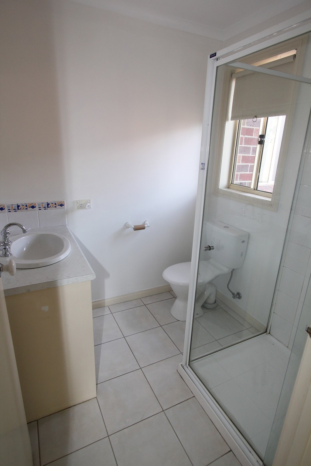 36 Lake Gardens Avenue LAKE GARDENS 9