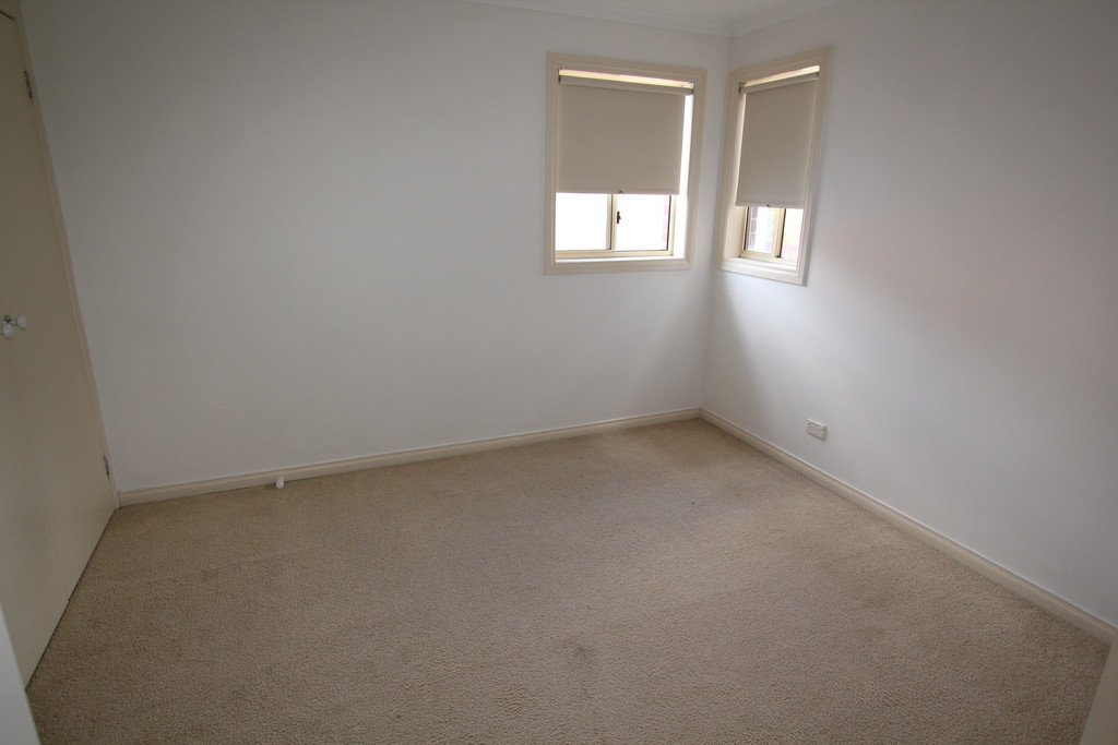 36 Lake Gardens Avenue LAKE GARDENS 10