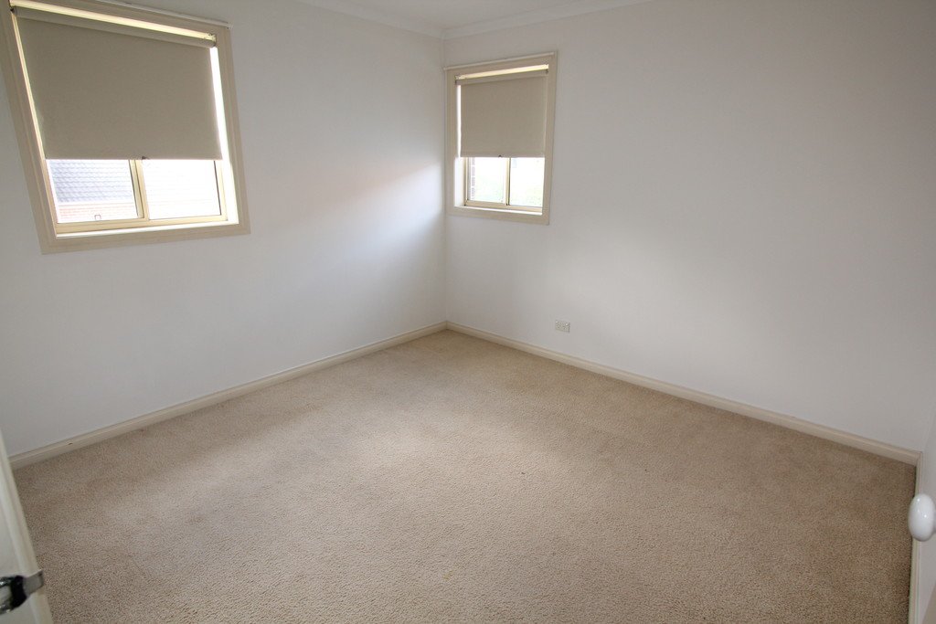 36 Lake Gardens Avenue LAKE GARDENS 11