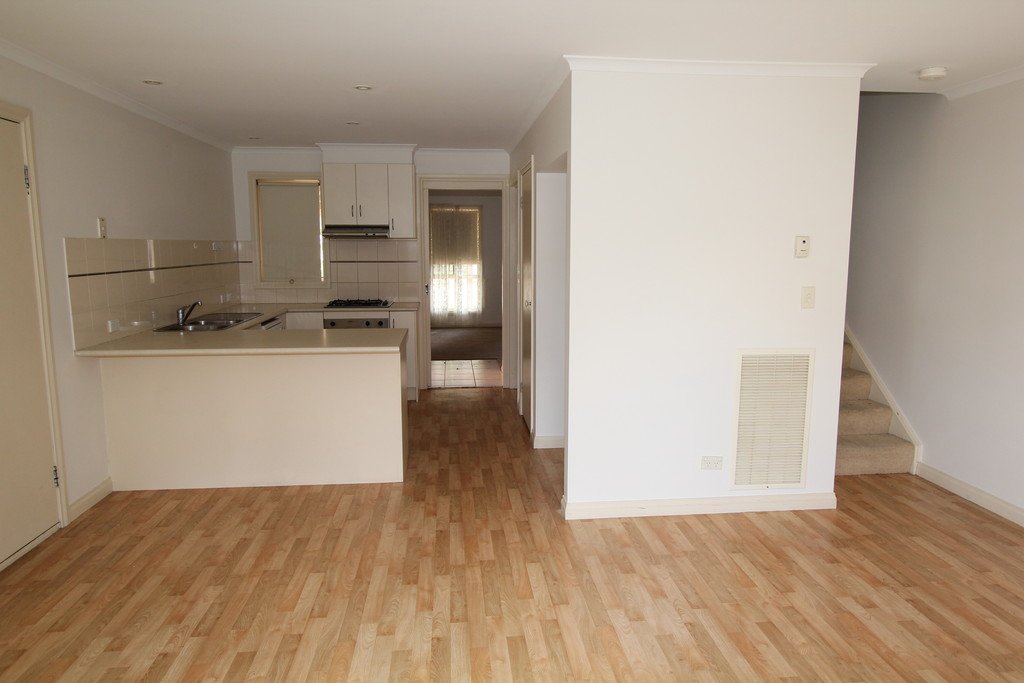 36 Lake Gardens Avenue LAKE GARDENS 3